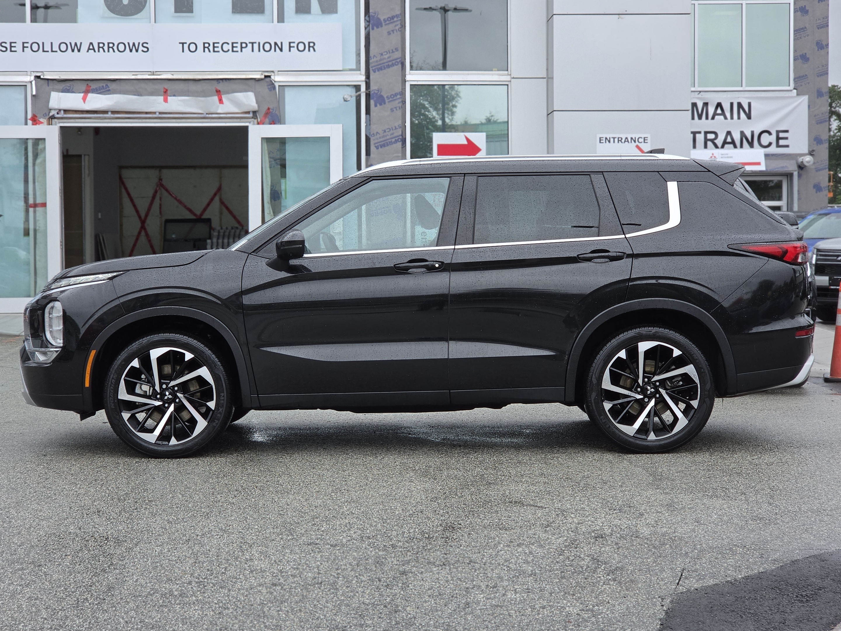 2023 Mitsubishi Outlander 