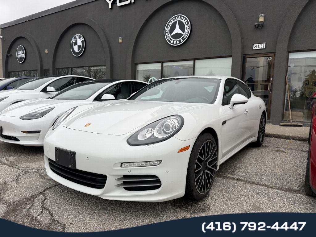 2016 Porsche Panamera 